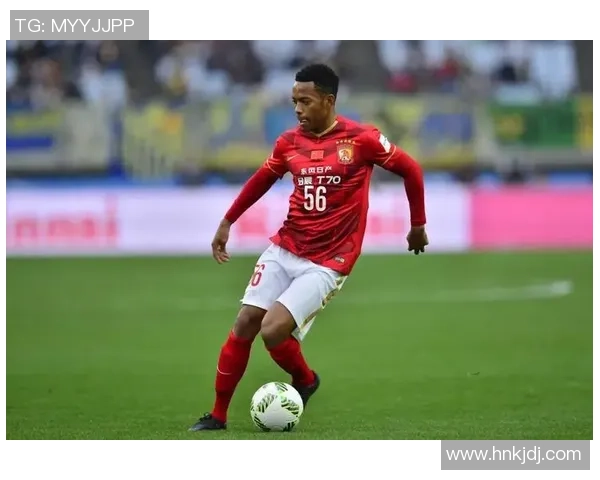 揭开足球明星背后的秘密黑料揭秘他们不为人知的丑闻与争议